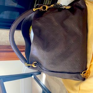 Pre-Owned Louis Vuitton ArtsyLeather Satchel